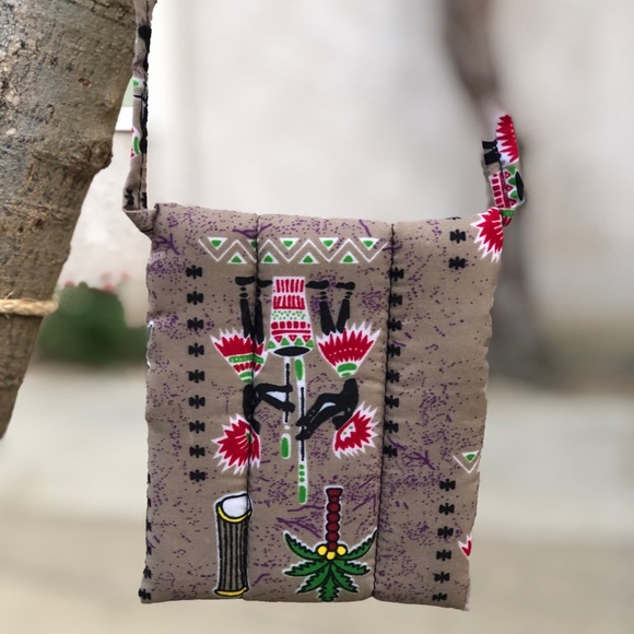 NW West African Crossbody bag, Sz 5”LX5.5”H - Picture 2 of 5